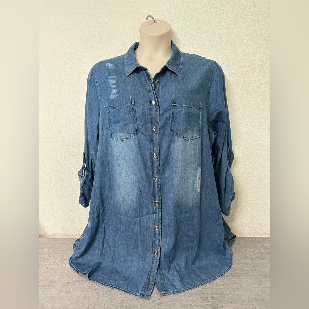 Women’s Plus Size Charlotte Russe Denim Distressed Button-Up Tunic Top 3X NWT